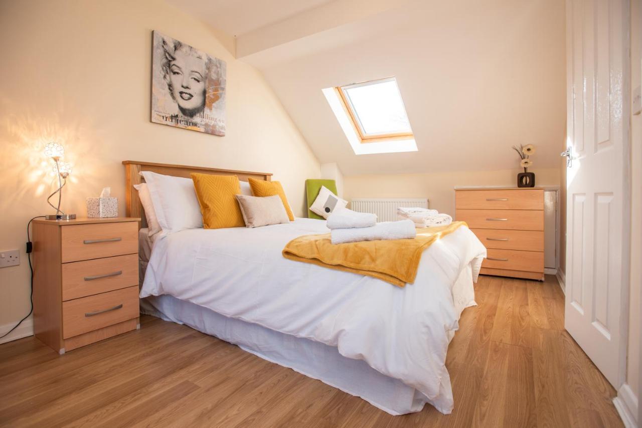 Cowley Spacious Flat With Parking, Oxford Exterior photo
