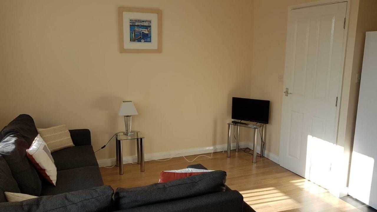 Cowley Spacious Flat With Parking, Oxford Exterior photo