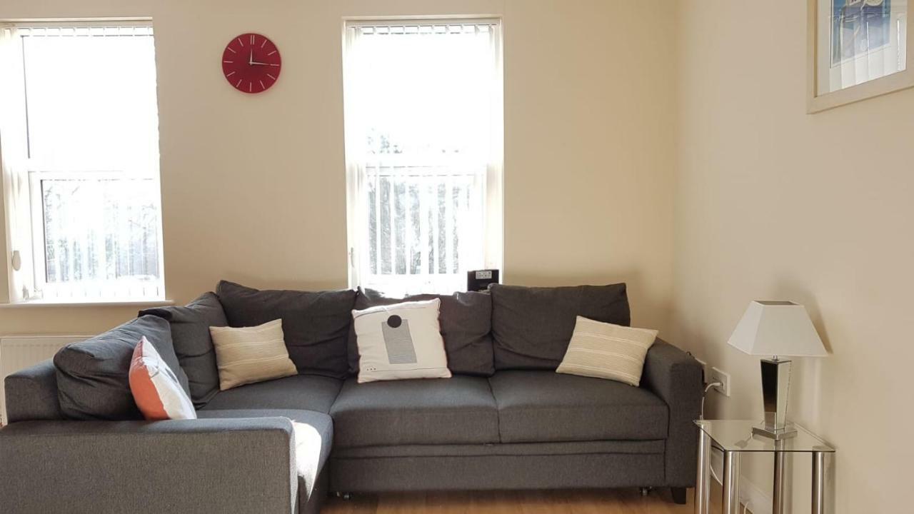 Cowley Spacious Flat With Parking, Oxford Exterior photo