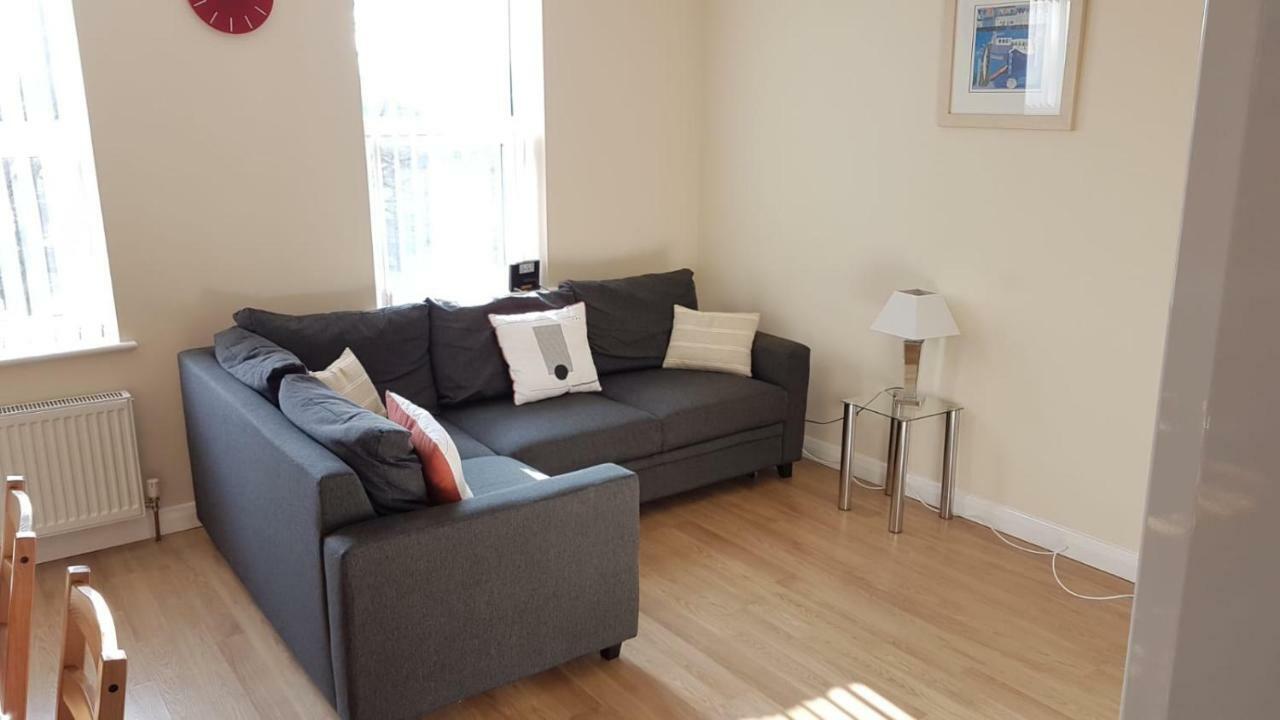 Cowley Spacious Flat With Parking, Oxford Exterior photo